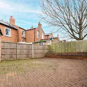  Apartment Cozy, Chic, And Convenient, 10 Mins To Centre