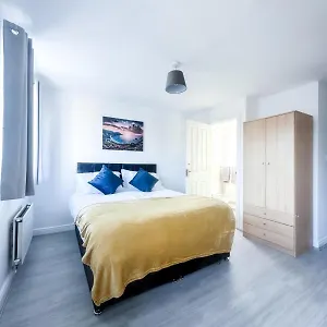  Apartment Spacious 6 Bedroom House Near Centre