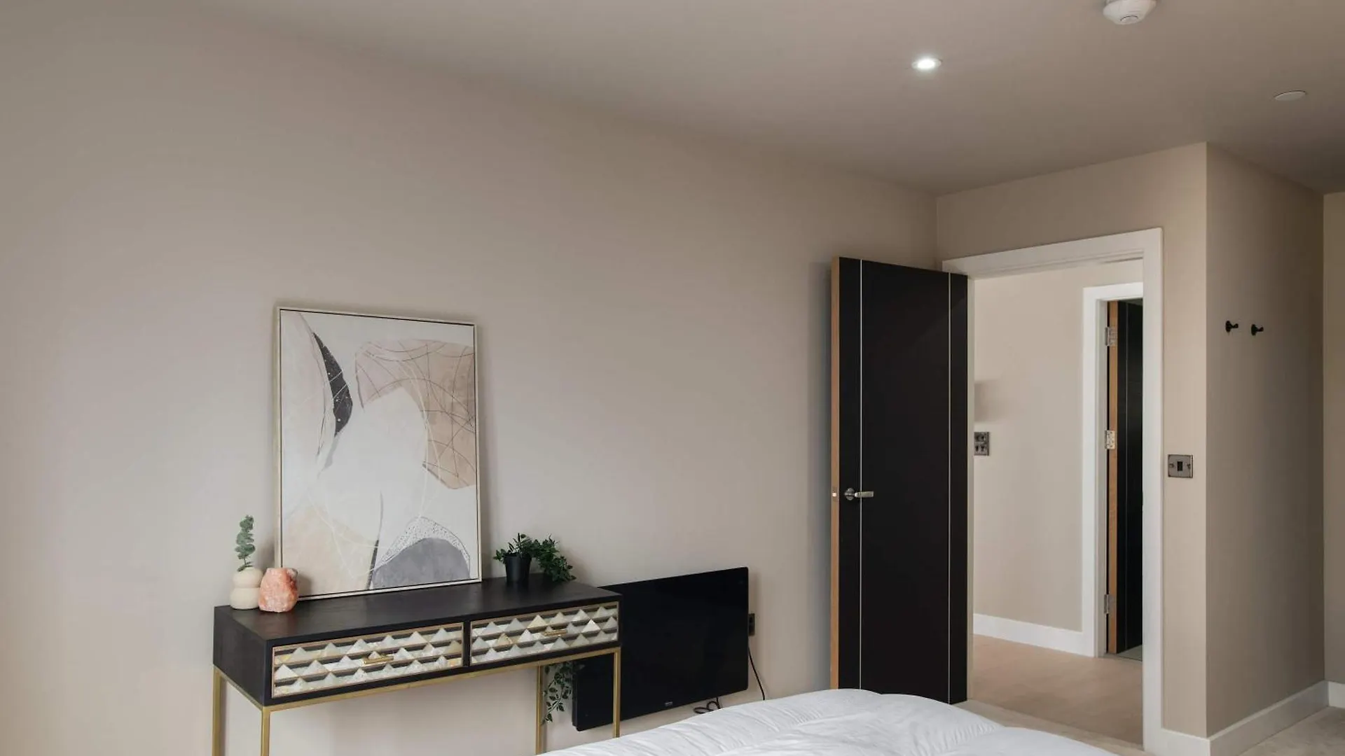 Smart 1 Bed Apartment In Birmingham W Roof Terrace 0*,