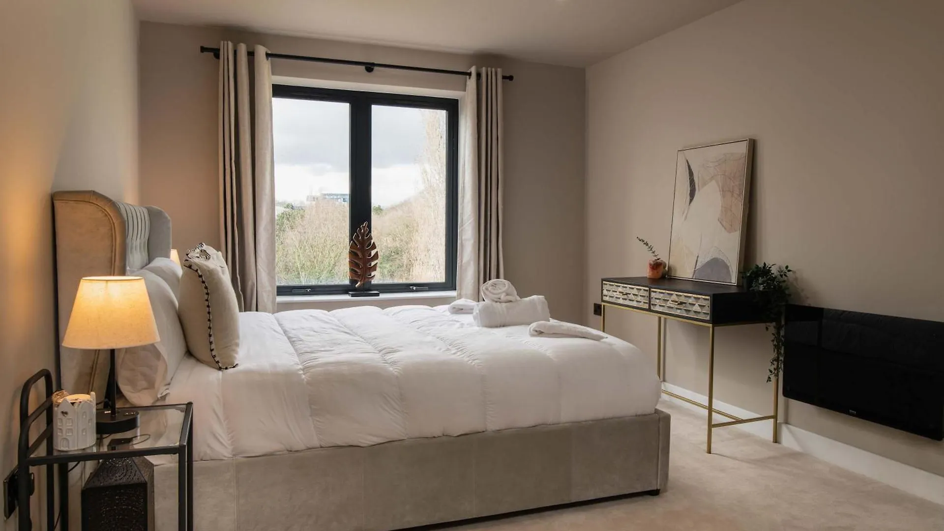 Smart 1 Bed Apartment In Birmingham W Roof Terrace United Kingdom
