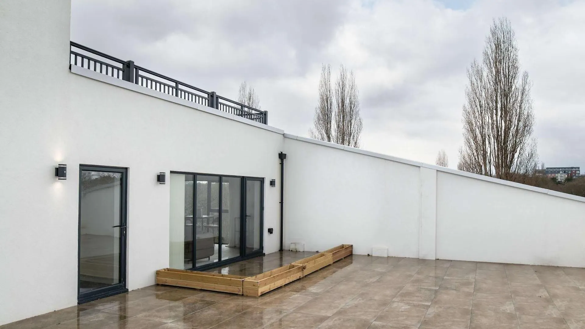 Smart 1 Bed Apartment In Birmingham W Roof Terrace