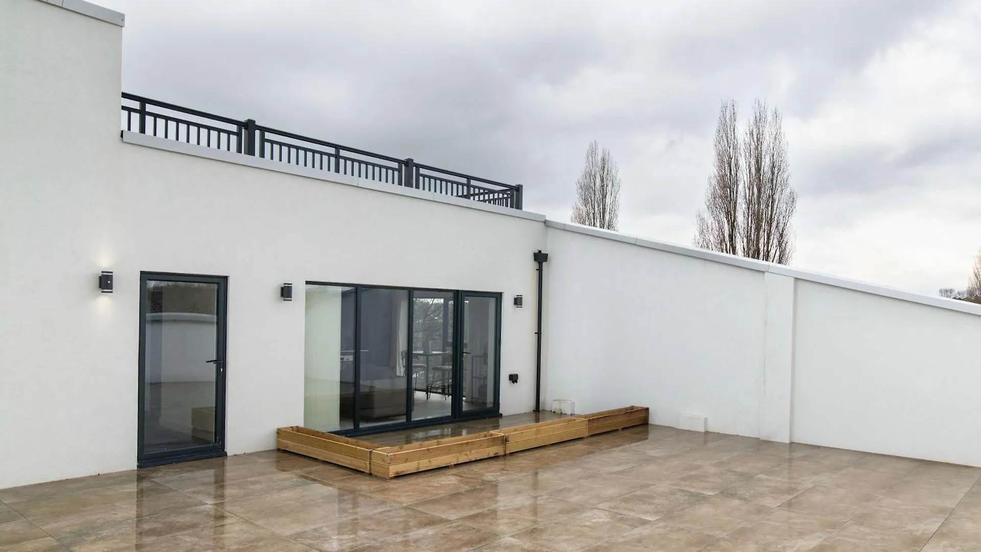 Smart 1 Bed Apartment In Birmingham W Roof Terrace