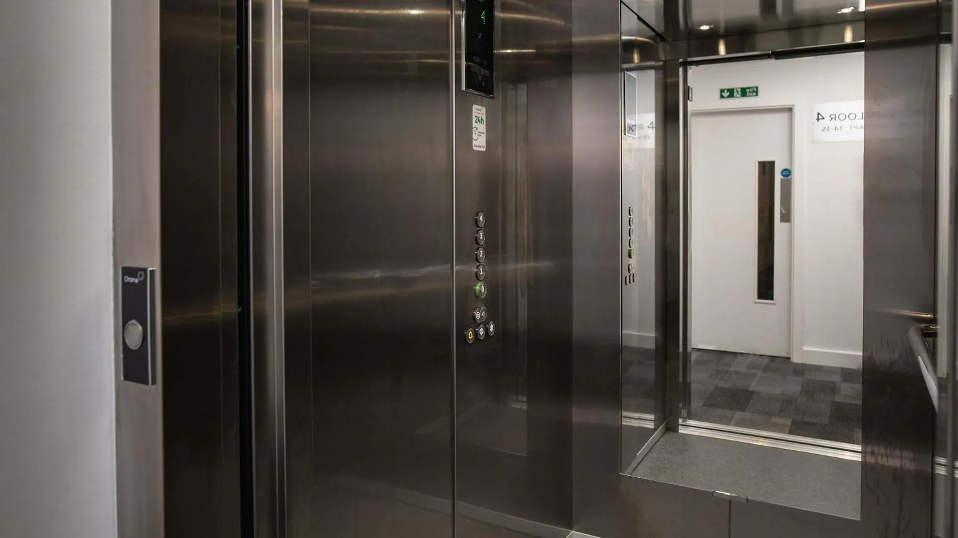 Smart 1 Bed Apartment In Birmingham W Roof Terrace 0*,  United Kingdom
