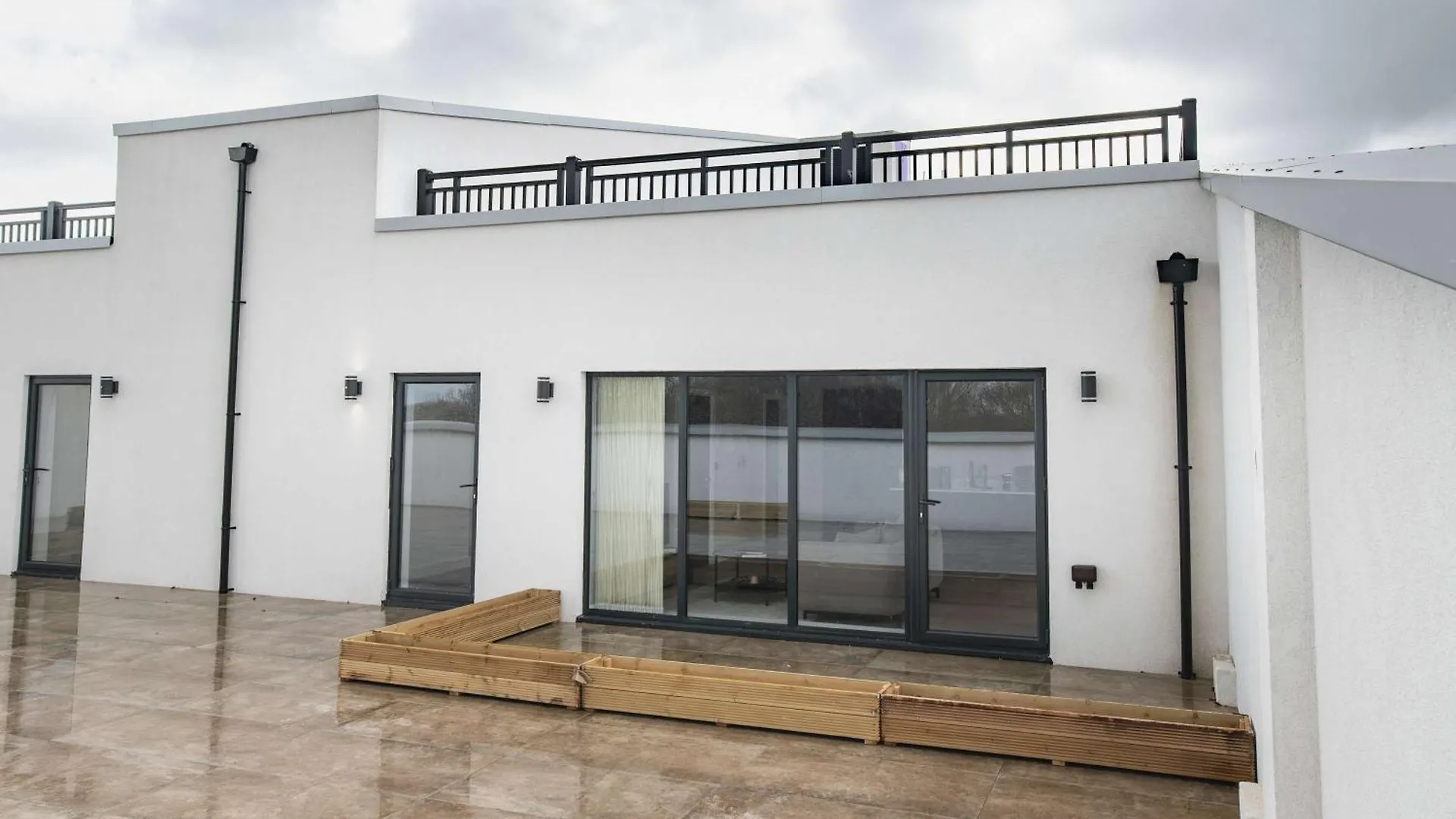 Smart 1 Bed Apartment In Birmingham W Roof Terrace