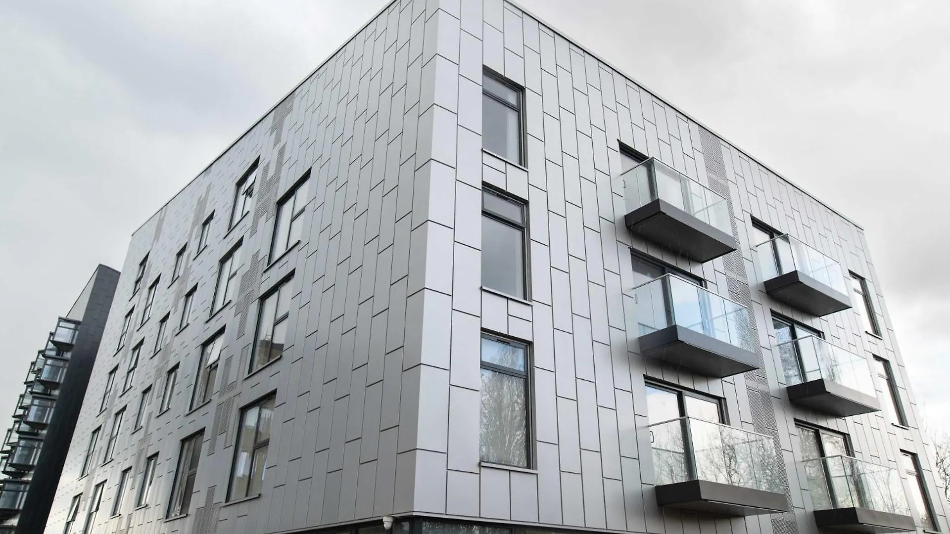 Smart 1 Bed Apartment In Birmingham W Roof Terrace 0*,
